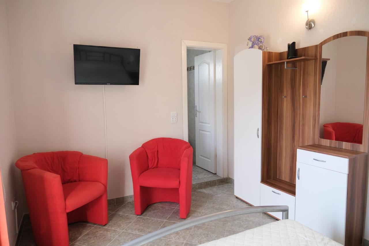 Apartments Jasmina Утьеха Экстерьер фото