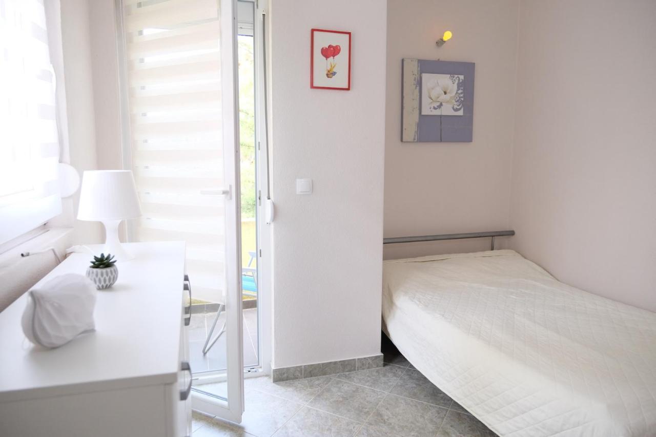 Apartments Jasmina Утьеха Экстерьер фото